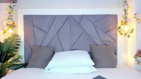 kiarha  online show from 12/03/25, 03:14