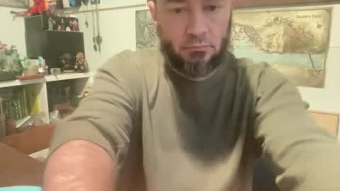 kicker_of_elves online show from 10/29/25, 08:43