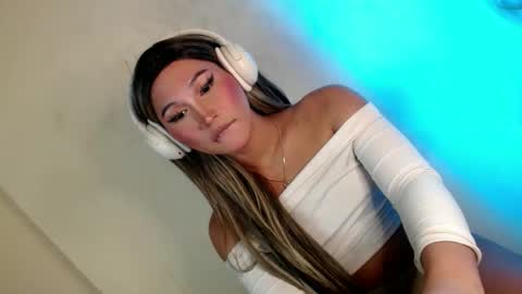 Kiera online show from 12/12/24, 09:19