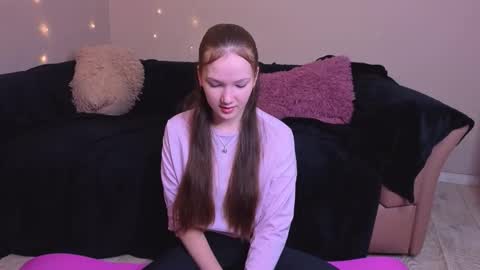 Snapshot of kierakiller chatting on 12/03/25, 07:27 Melvi online show from 12/03/25, 07:27