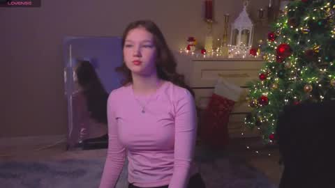 Snapshot of kierakiller chatting on 12/14/25, 07:25 Melvi online show from 12/14/25, 07:25