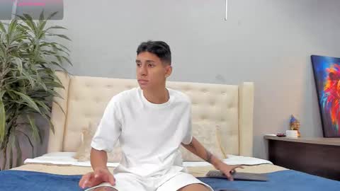 Kieran Derek online show from 10/04/25, 05:05