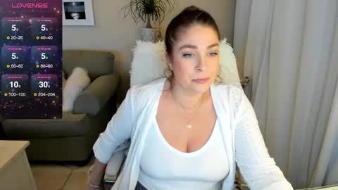 Snapshot of kierareines chatting on 12/24/24, 03:38 Kiera Reines online show from 12/24/24, 03:38