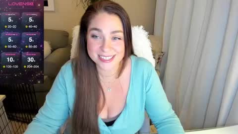Snapshot of kierareines chatting on 12/29/24, 02:49 Kiera Reines online show from 12/29/24, 02:49