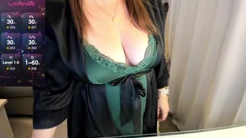 Snapshot of kierareines chatting on 02/01/25, 08:08 Kiera Reines online show from 02/01/25, 08:08
