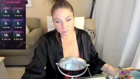 Snapshot of kierareines chatting on 02/03/25, 06:49 Kiera Reines online show from 02/03/25, 06:49