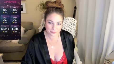 Snapshot of kierareines chatting on 02/22/25, 03:23 Kiera Reines online show from 02/22/25, 03:23