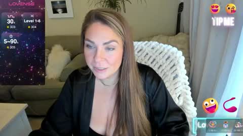 Snapshot of kierareines chatting on 12/21/25, 06:59 Kiera Reines online show from 12/21/25, 06:59