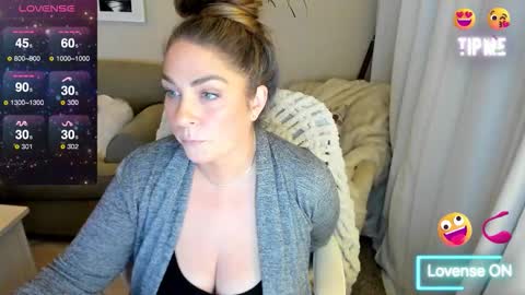 Snapshot of kierareines chatting on 01/14/26, 01:55 Kiera Reines online show from 01/14/26, 01:55