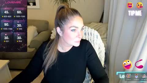 Snapshot of kierareines chatting on 01/15/26, 03:11 Kiera Reines online show from 01/15/26, 03:11