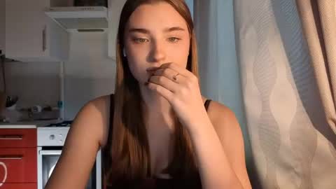 Snapshot of kierstentates chatting on 05/29/26, 02:15 Ola my name is Lissa Lets hit 10 Thumbs Up together online show from 05/29/26, 02:15