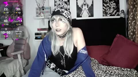 Snapshot of kiiller_queen chatting on 03/30/26, 08:32 kenny online show from 03/30/26, 08:32