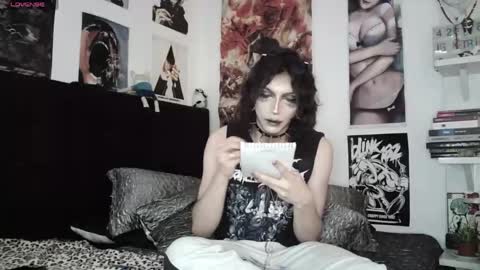 Snapshot of kiiller_queen chatting on 04/15/26, 06:15 kenny online show from 04/15/26, 06:15