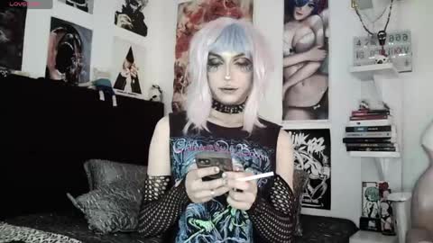 Snapshot of kiiller_queen chatting on 04/20/26, 06:42 kenny online show from 04/20/26, 06:42
