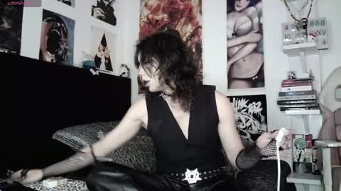 Snapshot of kiiller_queen chatting on 04/26/26, 07:11 kenny online show from 04/26/26, 07:11