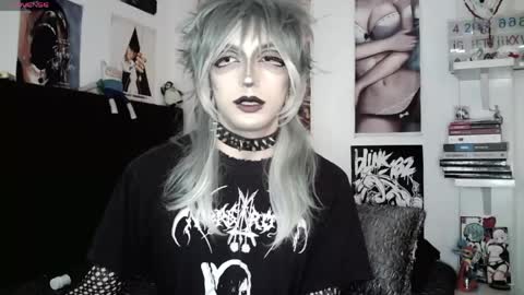 Snapshot of kiiller_queen chatting on 05/06/26, 03:50 kenny online show from 05/06/26, 03:50