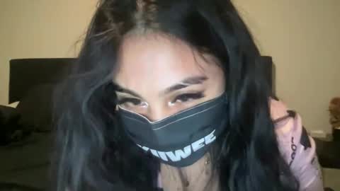 KIIWEE online show from 10/22/25, 02:12