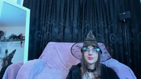 Kizuky online show from 10/31/25, 03:40