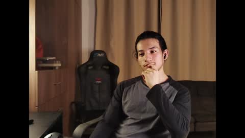 kikeruiz 19 online show from 12/05/24, 01:03