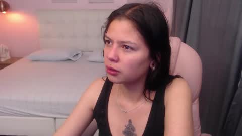 Snapshot of kiki_cams chatting on 09/19/25, 11:33 kIKI online show from 09/19/25, 11:33