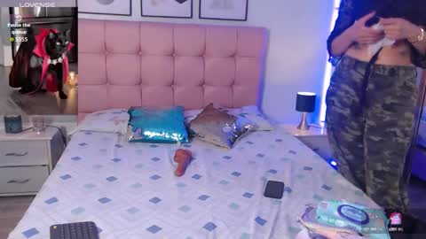 Snapshot of kiki_cams chatting on 09/25/25, 02:32 kIKI online show from 09/25/25, 02:32