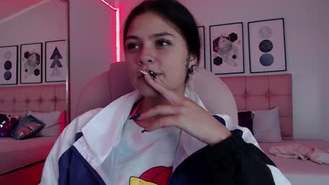 Snapshot of kiki_cams chatting on 01/15/26, 10:02 kIKI online show from 01/15/26, 10:02