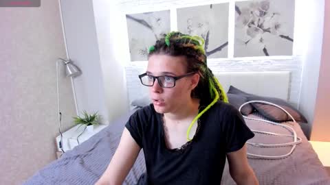 Kiki online show from 09/14/25, 03:00