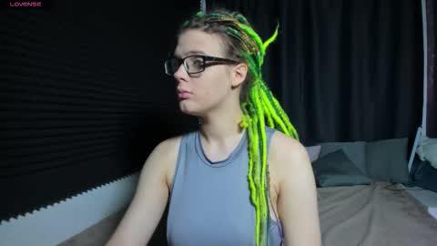 Kiki online show from 09/25/25, 10:08