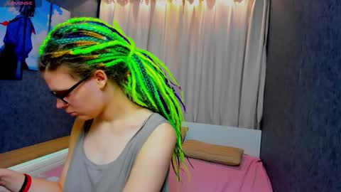 Kiki online show from 10/03/25, 10:01