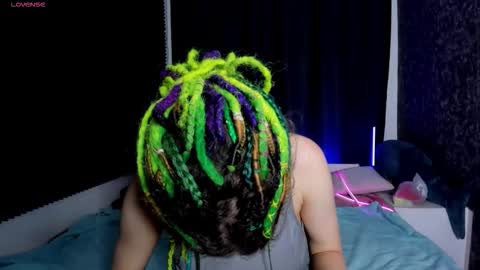 Snapshot of kiki_krash chatting on 11/21/25, 10:03 Kiki online show from 11/21/25, 10:03