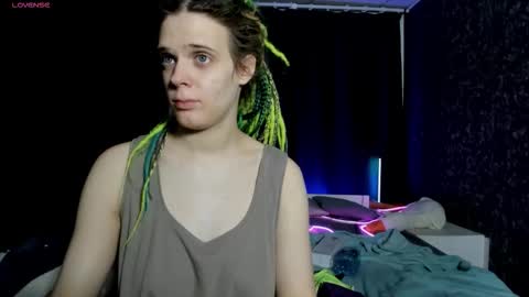 Snapshot of kiki_krash chatting on 12/23/25, 10:02 Kiki online show from 12/23/25, 10:02