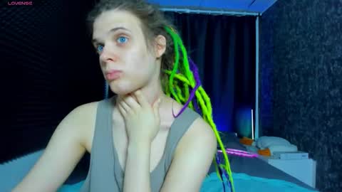 Snapshot of kiki_krash chatting on 01/16/26, 10:19 Kiki online show from 01/16/26, 10:19