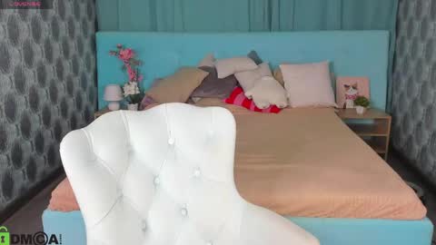 Snapshot of kiki_shanel chatting on 05/15/26, 01:23 Kiki online show from 05/15/26, 01:23