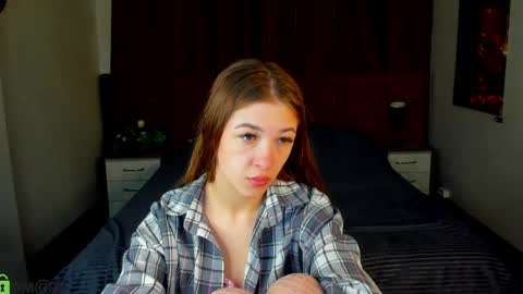 Snapshot of kiki_shanel chatting on 05/23/26, 01:22 Kiki online show from 05/23/26, 01:22