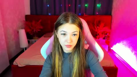 Snapshot of kiki_shanel chatting on 05/31/26, 01:03 Kiki online show from 05/31/26, 01:03