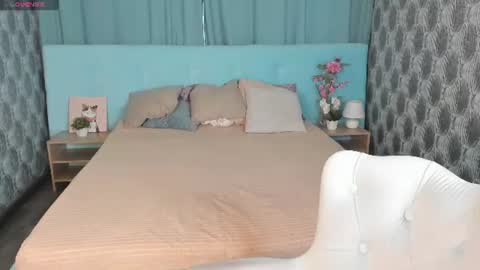 Kiki online show from 06/24/26, 12:42