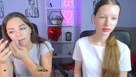 Snapshot of kiki_swan chatting on 09/17/25, 05:53 kiki_swan online show from 09/17/25, 05:53