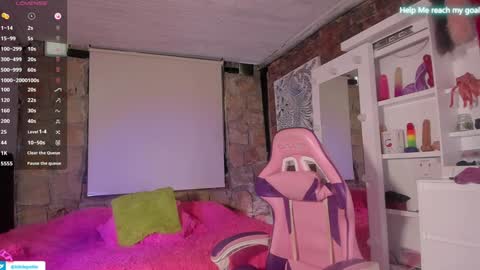 Snapshot of kikilepetite chatting on 12/09/24, 06:35 kiki online show from 12/09/24, 06:35