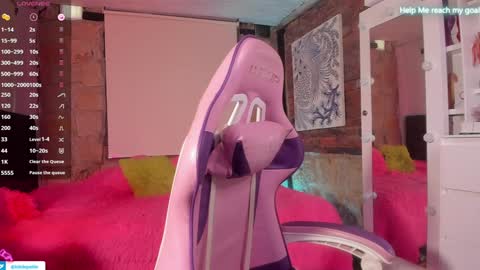 Snapshot of kikilepetite chatting on 01/16/25, 09:19 kiki online show from 01/16/25, 09:19