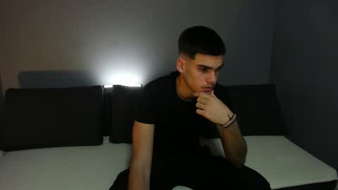 Snapshot of kilian_rocho chatting on 12/23/25, 06:11 Kilian online show from 12/23/25, 06:11