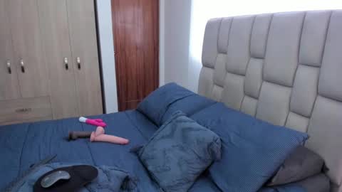 Snapshot of killer_candywow chatting on 09/27/25, 02:44 Ana      online show from 09/27/25, 02:44