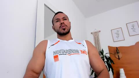 Kilua Muscle guy online show from 04/22/26, 08:21
