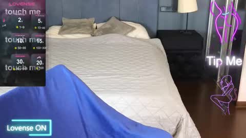 Snapshot of kim_brownie chatting on 09/24/25, 05:33 Kim online show from 09/24/25, 05:33