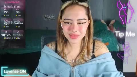 Snapshot of kim_brownie chatting on 10/05/25, 05:17 Kim online show from 10/05/25, 05:17