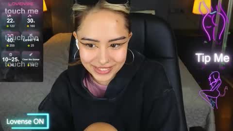 Kim online show from 10/10/25, 09:30