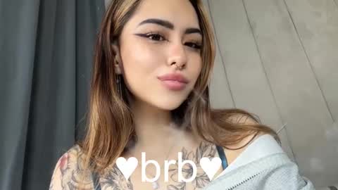 Snapshot of kim_brownie chatting on 10/26/25, 05:02 Kim online show from 10/26/25, 05:02