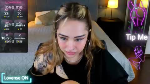 Snapshot of kim_brownie chatting on 11/04/25, 10:14 Kim online show from 11/04/25, 10:14