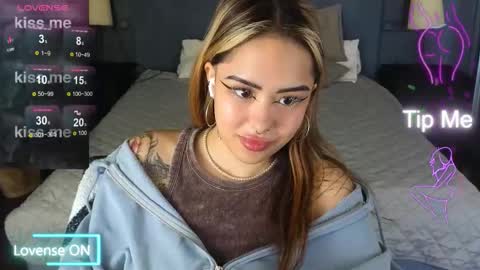 Snapshot of kim_brownie chatting on 11/19/25, 07:14 Kim online show from 11/19/25, 07:14