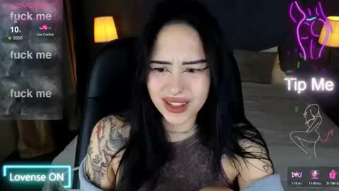 Snapshot of kim_brownie chatting on 12/01/25, 07:52 Kim online show from 12/01/25, 07:52