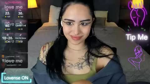 Snapshot of kim_brownie chatting on 12/05/25, 08:12 Kim online show from 12/05/25, 08:12